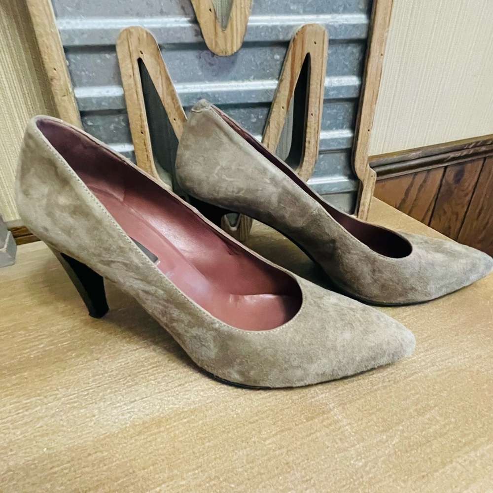 Women's Heels Size 10.5 US / 41EU FRAU Italian Suede Pumps Model 65B1 Taupe